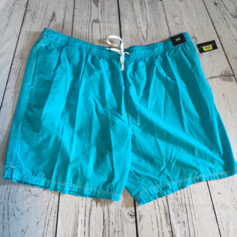 Roundtree & Yorke swim trunks